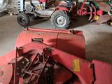 un tracteur rouge, un tracteur rouge, un tracteur rouge, un tracteur rouge, un tracteur rouge, un tracteur rouge, un tracteur rouge, un tracteur rouge