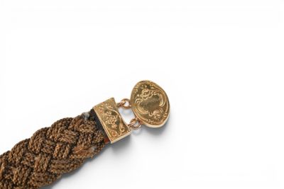 BRACELET de deuil en tressage de cheveux et monture en or ja…