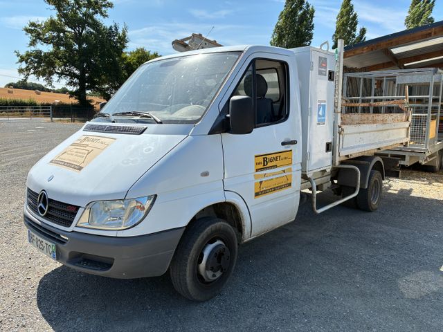 Véhicule utilitaire MERCEDES Sprinter immatriculé BF-825-TC, 1ère...