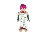 une figurine représentant une femme aux cheveux roses