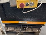 an image of a machine that is sitting on a pallet