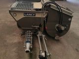 l'image d'une machine posée sur le sol