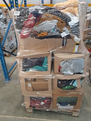 LOT DE SOLDERIE DONT VETEMENTS + CHAUSSURES + QUELQUES SACS - Photo 1