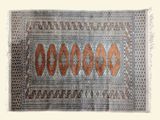 une photo d'un tapis orné d'un motif