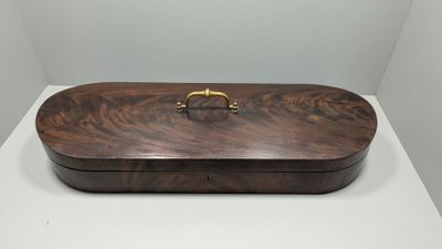 Boîte double pour violon, en placage d'acajou.