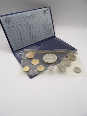 Coffret de pièces de le Monnaie de Paris "Fleurs de coins" 1…
