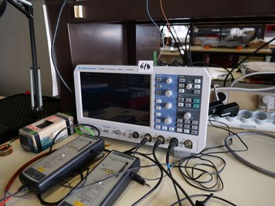 1 Oscilloscope Rohde & Schwarz Rtm3004, Avec Ses Sondes,