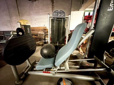 an image of a gym equipment with a ball on it