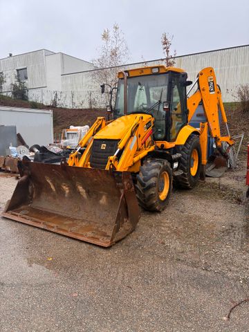 Tractopelle JCB 3CX de 2007, environ 6700 heures. Godet avant et ...