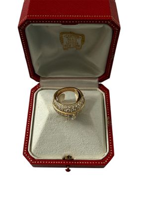 Bague en or jaune 750 millièmes, le centre de forme bombée o…