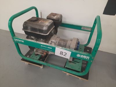 une photo d'une machine posée sur une palette