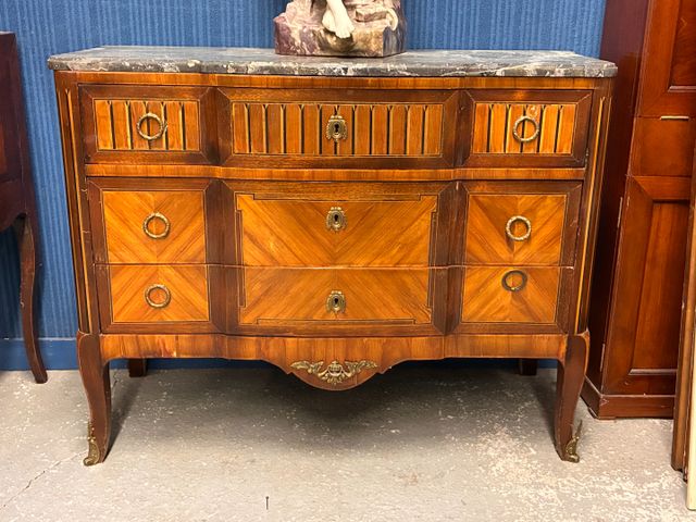 Commode de style Transition en bois de placage marqueté, ouvrant ...