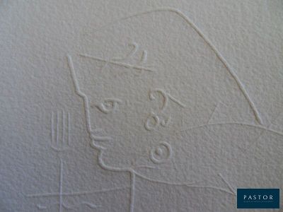 le dessin d'une femme portant un chapeau, tracé sur une feuille de papier