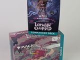 deux boîtes de Magic : The Gathering (jeu de cartes à collectionner) contenant des decks Commander