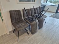 Ensemble de mobilier comprenant 2 tables (démontées), 6 chai… (photo 3)