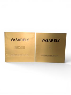 un sachet en papier doré sur lequel est inscrit « vasarely »