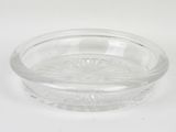 un bol en verre transparent orné d'un motif floral