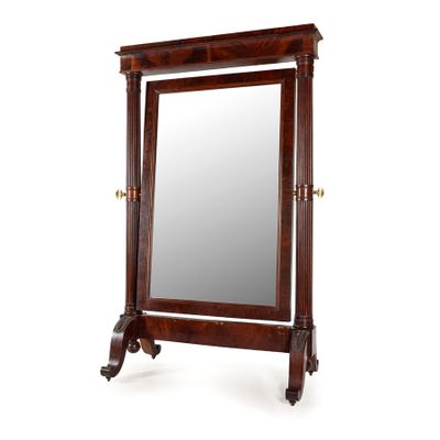 une image représentant un miroir avec un cadre en bois posé sur un support