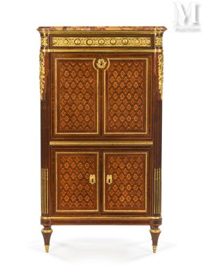 an image of a cabinet with two doors and a drawer