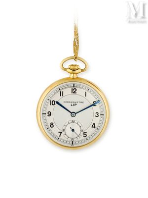 une image d'une montre de poche en gros plan sur fond blanc