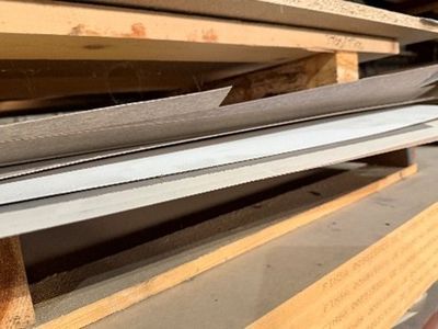 SOREZE - S7 - Environ 350 feuilles stratifiées et de chutes