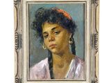 tableau représentant une femme portant un bandeau rouge, dans un cadre argenté