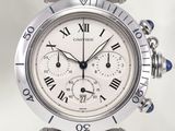 un gros plan d'une montre avec des chiffres romains