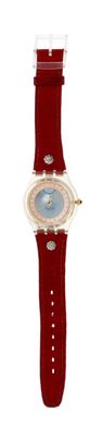 gros plan d'une montre sur fond blanc