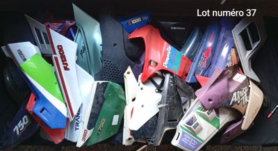 Caches latéraux + flancs de carenage, diverses marque…