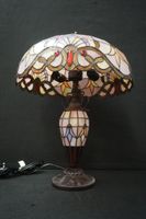 Jolie lampe de table de style Tiffany - dans des tons roses … (photo 4)