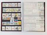 la photo d'un livre avec des timbres