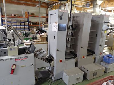 de nombreuses machines regroupées dans une même pièce