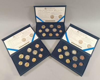NUMISMATIQUE - Monnaie - Malte. 3 Coffrets de monnaies en Eu…