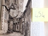 un livre sur lequel figure l'image d'un château