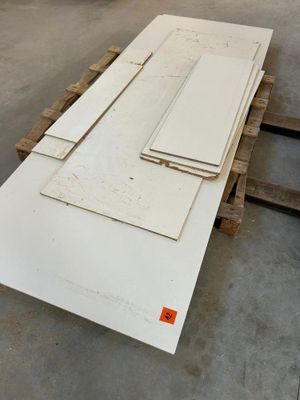 Lot de plaques melaminé blanc épaisseurs 10/12 mm, largeur m…