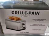 une boîte de grille-pain exposée dans un magasin