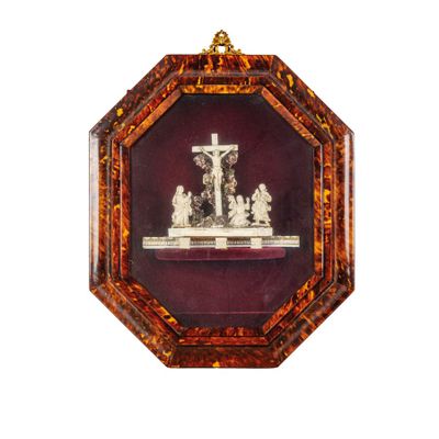 TABLE DE CHEVET EN IVOIRE DANS UN CADRE EN ÉCAILLE, TRAPANI,… - Photo 1