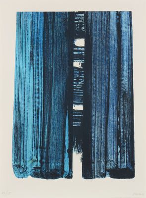 une image représentant un tableau bleu et noir sur fond blanc
