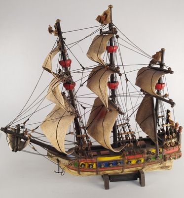 Brandenbourg, maquette en bois polychrome 67 x 63 cm