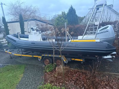 * Bateau semi-rigide SILLINGER 765 UM de 2007 avec flotteurs…