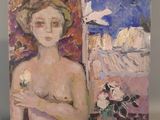 une peinture à l'huile représentant une femme tenant une fleur à côté d'un vase rempli de fleurs