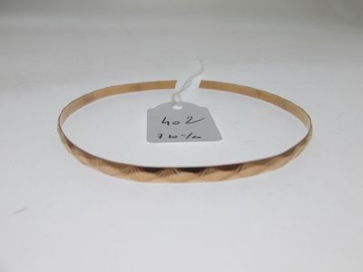une photo d'un bracelet sur lequel figure une étiquette de prix