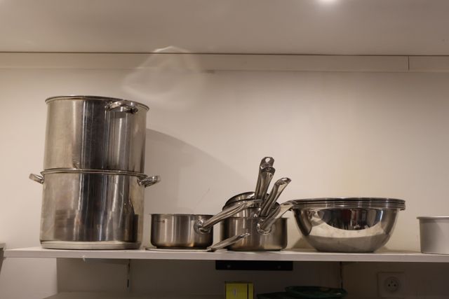Ensemble de casseroles inox, deux faitouts inox, ensemble de sala...