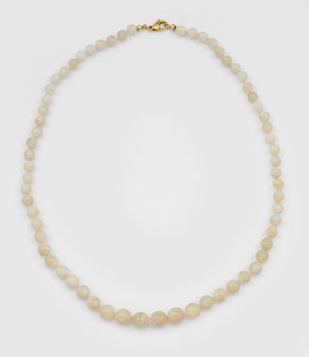 un fil composé exclusivement de perles d'opalite blanche, muni d'un fermoir en or
