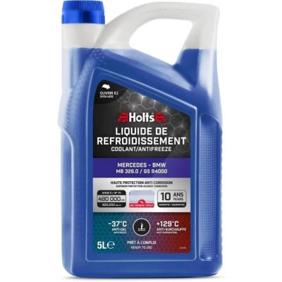 une bouteille d'huile moteur sur fond blanc