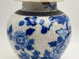 chinese blue and white porcelain jar with lid