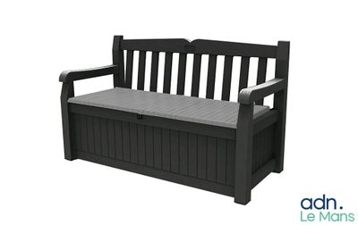 un banc noir avec une assise en bois sur fond blanc