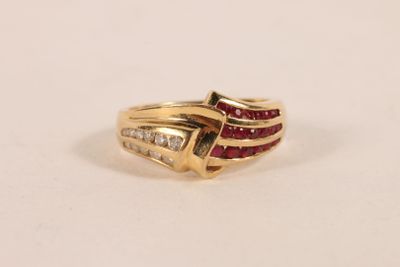 Bague en or jaune 750 ‰ sertie de onze petits diamants taill… - Photo 1