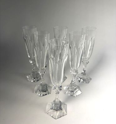 SAINT LOUIS. Suite de six flûtes à champagne en cristal tail…