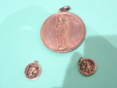 Lot DE Medailles Religieuses EN Metal .